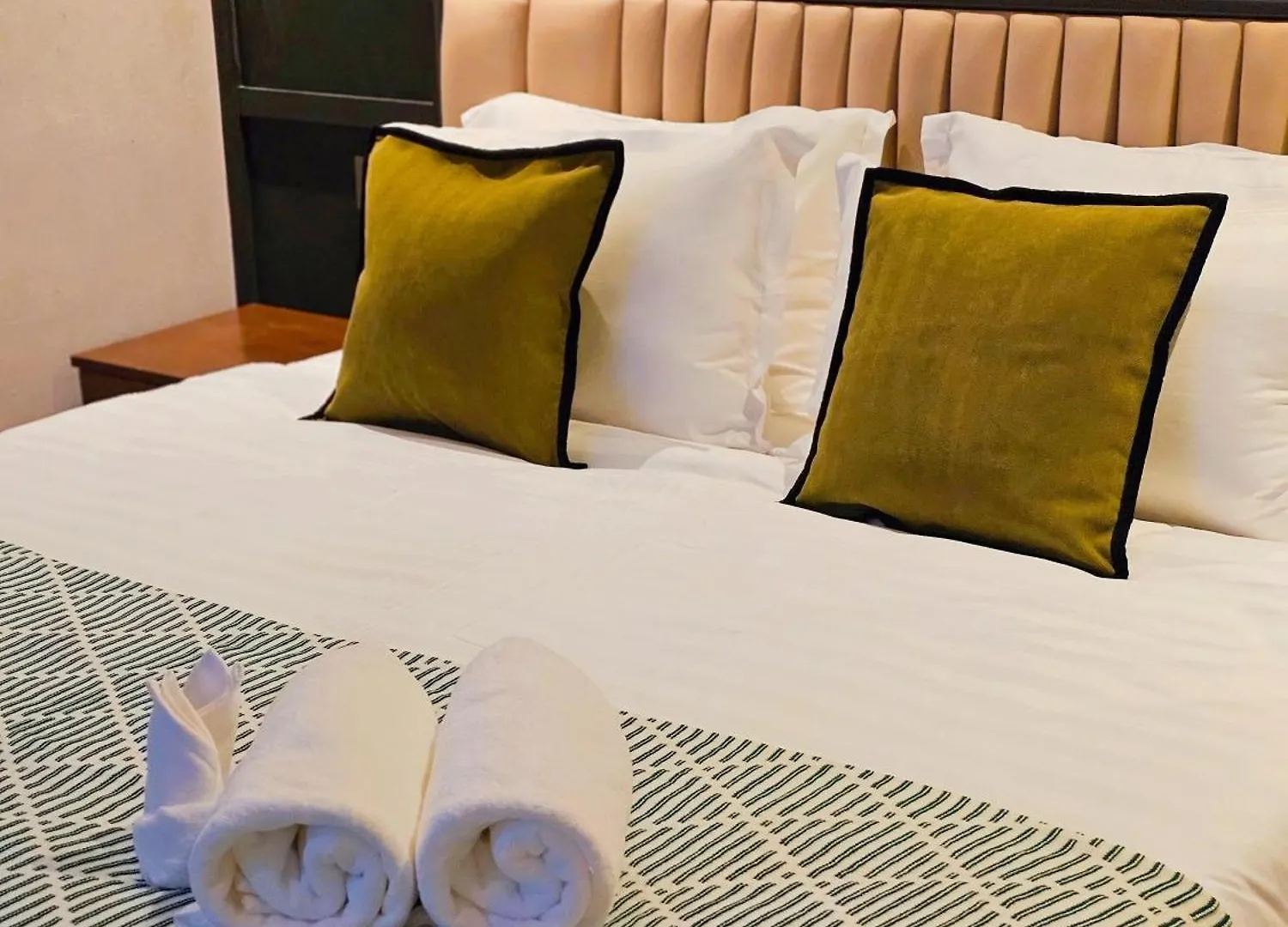 Carnarvon Suites By Reunion George Town Hotel